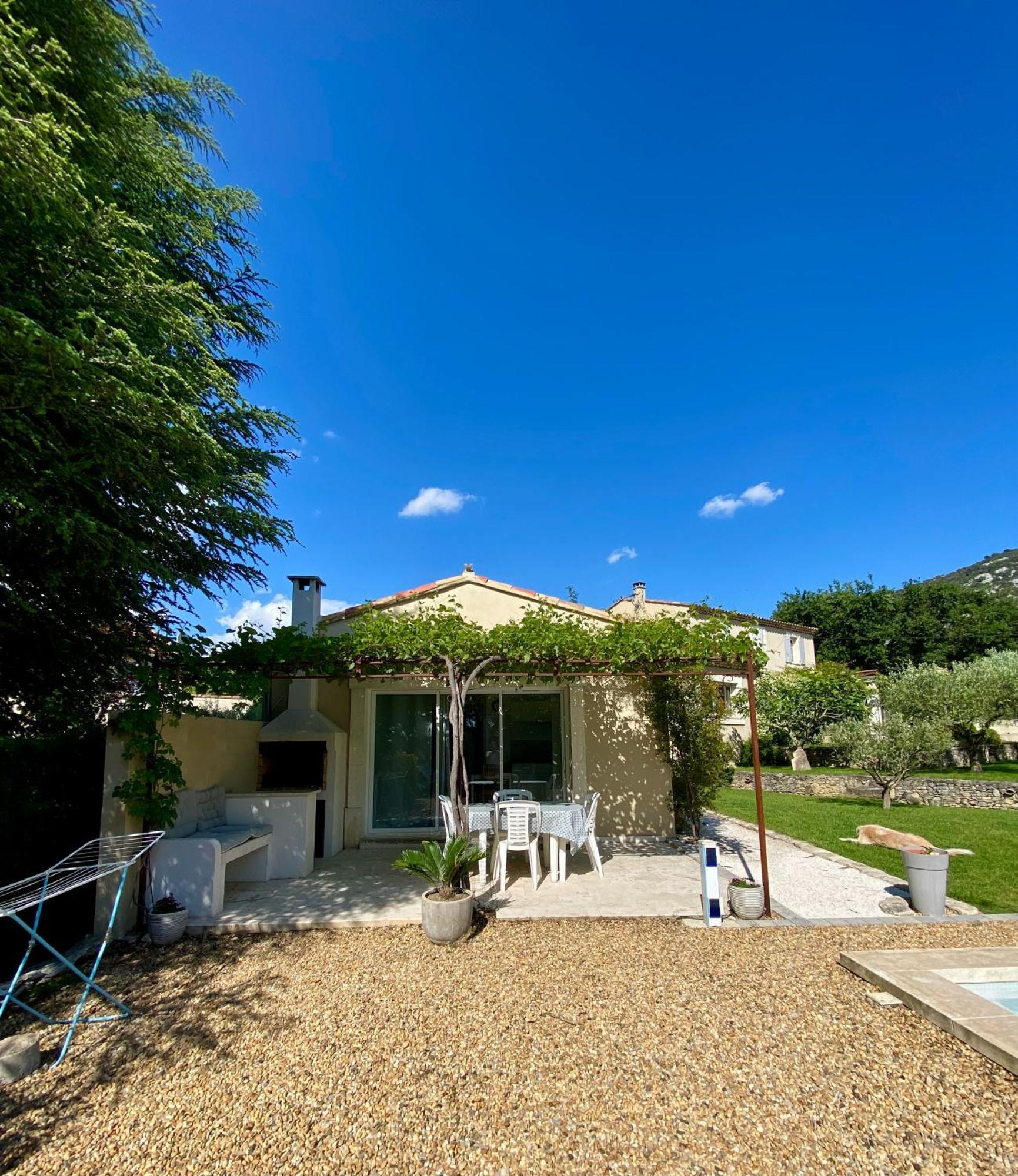 La petite maison Robion Chambre photo